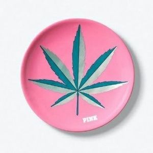 VS Pink Coco Chill tray